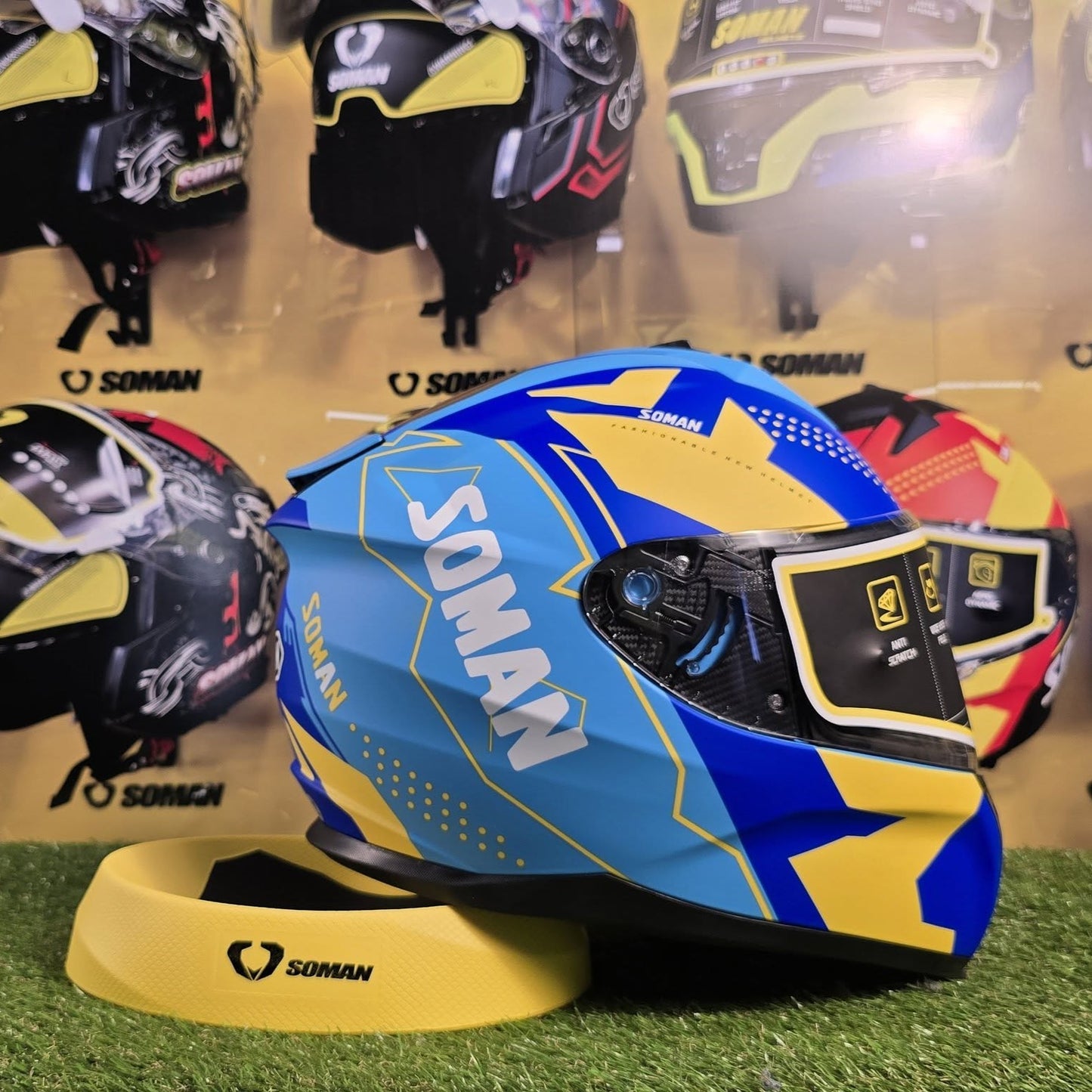 Soman full face motorcycle helmet in blue with sleek aerodynamic design and clear visor.