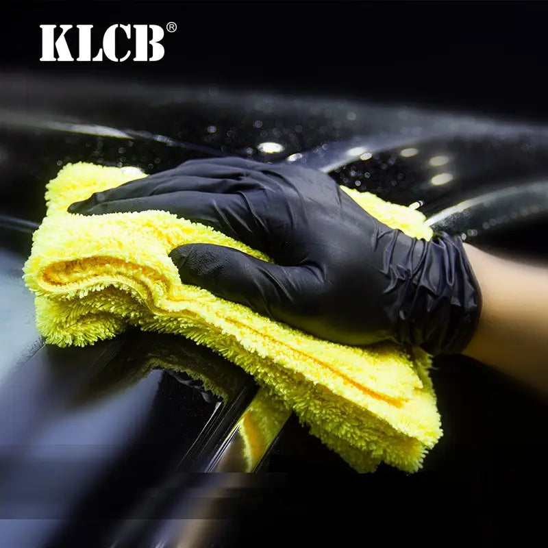 Edgeless microfiber towel 40x60cm – coral fleece fabric for streak-free cleaning on all surfaces.
