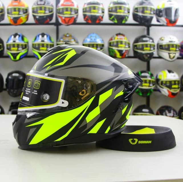 Soman SM961 full face motorcycle helmet in flash green with a sleek design, providing full head coverage and high-impact protection.