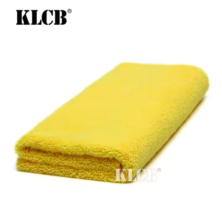 Edgeless microfiber towel 40x60cm – coral fleece fabric for streak-free cleaning on all surfaces.